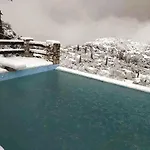 Zenterra Apartments Mountain Luxury Με Ιδιωτική Πισίνα شقة *