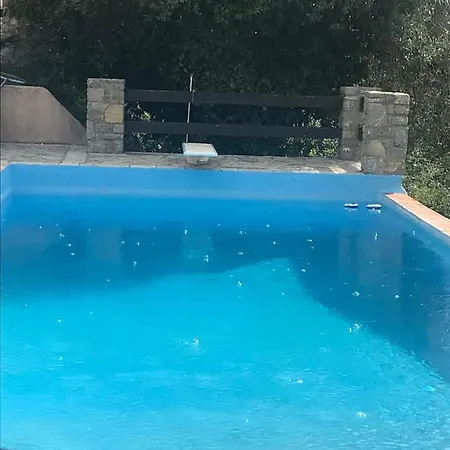 Zenterra Mountain Luxury με ιδιωτική πισίνα Apartment